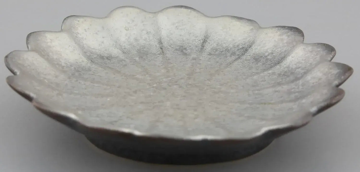 24to3 Nishitomi Ceramic Ware Arita Ware Chrysanthemum Salt Dish